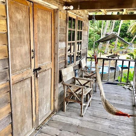 Beachfront Hut Downstairs Astra - Beach Shack Chalet Kampong Juara Exterior photo